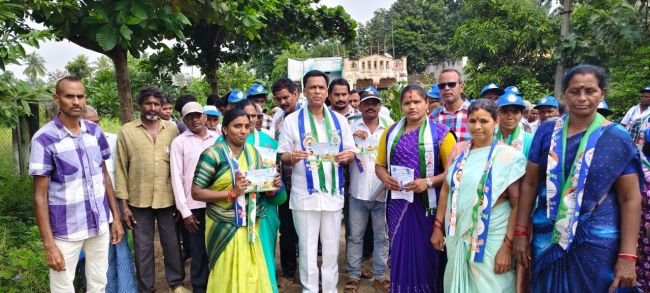 ఎస్ పెద్దవలస లో మూడు కుటుంబాలు వైసిపి లో చేరిక
