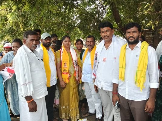 గెలుపే లక్ష్యంగా ప్రతి ఒక్కరు ఐకమత్యంతో పనిచేయాలి.
