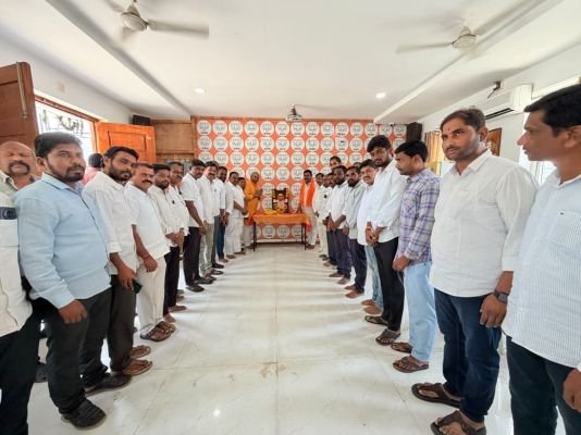 సర్దార్ వళ్లబాయ్ పటేల్‌కు జయంతి సందర్బంగా ఘన నివాళి. :