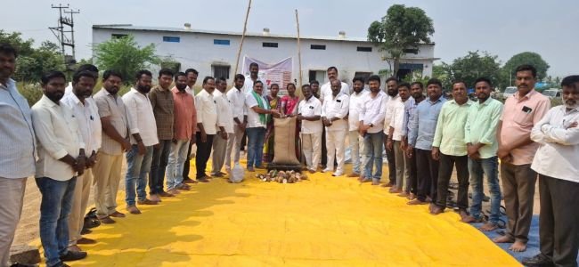 కొనుగోలు కేంద్రం ప్రారంభం