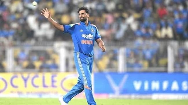 న్యూజిలాండ్‌తో వన్డే సిరీస్‌కు కీలక మార్పు... భారత జట్టులోకి యువ పేసర్ ఆకిబ్ నబీ ఎంట్రీ!