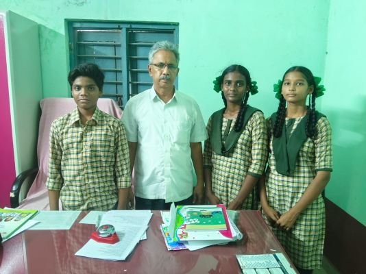 నియోజకవర్గ స్థాయి మాక్ అసెంబ్లీకి ముగ్గురు విద్యార్థులు ఎంపిక.