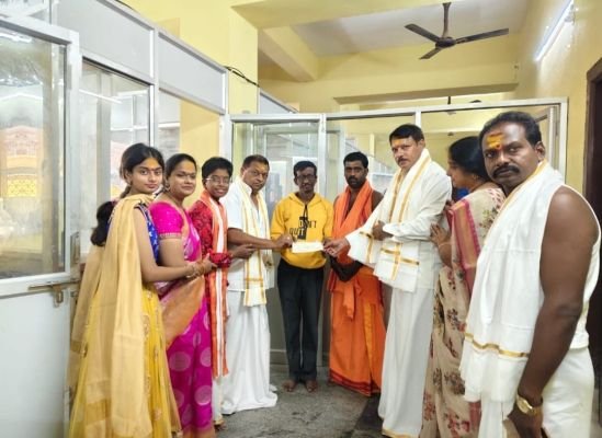 కొమురవెల్లి మల్లన్న దేవాలయానికి అన్నదానo కొరకు  1,00116, విరాళం అందజేసిన ఇనకొండ చంద్రారెడ్డి