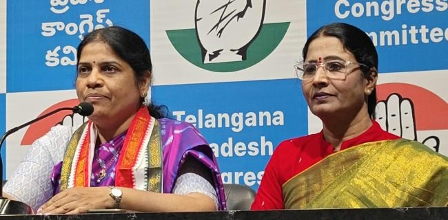 కవిత ముందు కుటుంబం గురించి మాట్లాడాలి: భవాని రెడ్డి