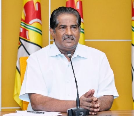 ఉద్యోగులకు అండగా కూటమి ప్రభుత్వం : మాజీ ఎమ్మెల్సీ పర్చూరి అశోక్ బాబు