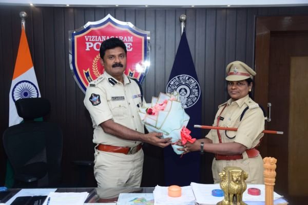 అదనపు ఎస్పీ (పరిపాలన) గా బాధ్యతలు చేపట్టిన పద్మలత