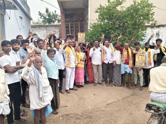 మిట్ట కందల గ్రామంలో టీడీపీ అభ్యర్థుల ప్రచారం జోరు