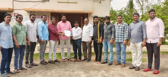 జర్నలిస్టుపై దాడి చేసిన వారిని కఠినంగా శిక్షించాలి