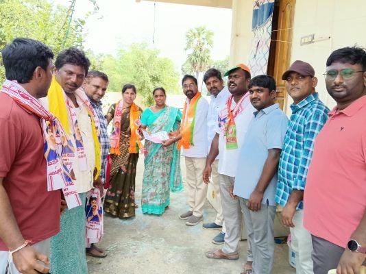 మామిడి సుమతిని అత్యధిక మెజార్టీతో గెలిపించండి: బీజేపీ నాయకుల పిలుపు.