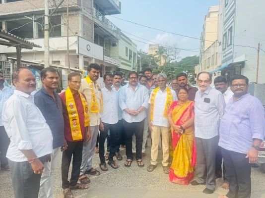 ఒంగోలు ఎమ్మెల్యే దామచర్ల జనార్దన్ రావు సమక్షంలో టీడీపీలో చేరిన కొత్తపట్నం మండల అల్లూరు గ్రామ వైసీపీ నాయకులు, కార్యకర్తలు
