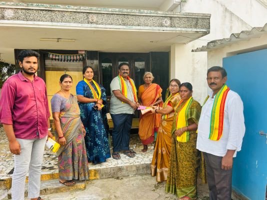 బిరదవోలు, కళ్యాణపురంలో సుమలత ప్రచార హోరు!