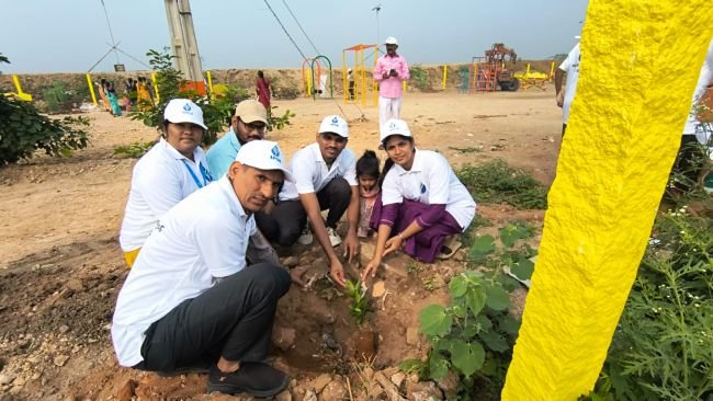 అభివృద్ధితో పాటు పచ్చదనానికి పెద్దపీట