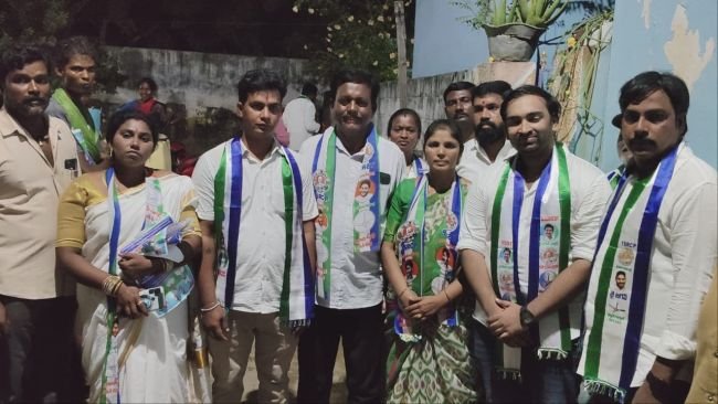ఫ్యాన్ గుర్తుపై ఓటు వేసి అఖండ మెజార్టీతో గెలిపించాలని విజ్ఞప్తి