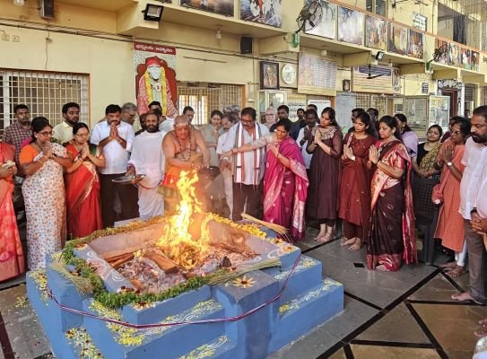 కూటమి విజయానికి సాయిబాబా సన్నిధిలో హోమం
