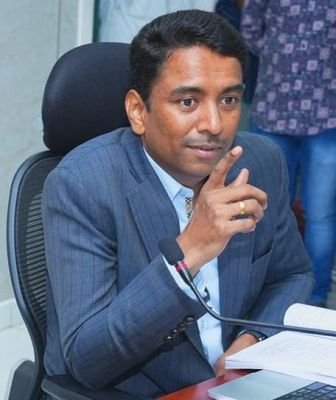 ఓటు వేసేందుకు 12 రకాల గుర్తింపు కార్డుల్లో ఏదో ఒకటి తప్పనిసరి