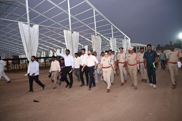 రైతు మేళా ఏర్పాట్లను పకడ్బందీగా చేపట్టాలి: కలెక్టర్ దీపక్ తివారి, ఎస్పీ స్నేహ మెహ్రా
