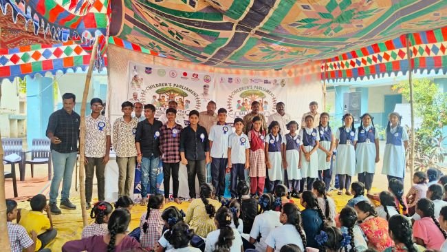బాలల సమస్యల పరిష్కార వేదిక బాల పంచాయతీ కార్యక్రమం  -- ఏ.హెచ్.టి.యు  ఖమ్మం బృందం