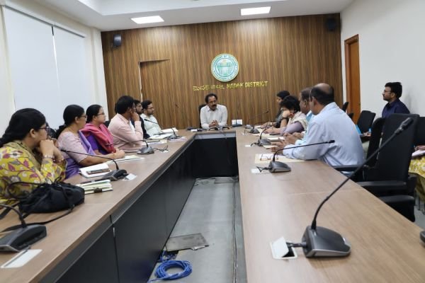 మాదకద్రవ్యాల రహిత సమాజ నిర్మాణానికి ప్రతి ఒక్కరూ కృషి చేయాలి ---నషా ముక్త్ భారత్ అభియాన్ కమిటీ సమావేశంలో అదనపు కలెక్టర్ నగేష్