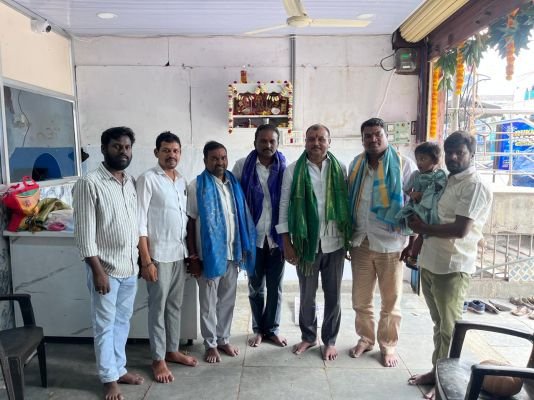 *నూతన సుగుణ చికెన్ సెంటర్ ప్రారంభించిన మున్సిపల్ వైస్ చేర్మెన్ దారం శంకర్*