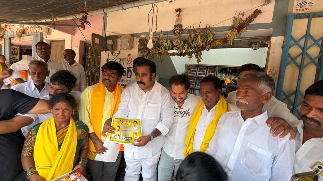 గ్రామాల సమగ్రాభివృద్ధికై కూటమిని గెలిపించండి : తంబళ్లపల్లి టిడిపి ఇంచార్జి జి.శంకర్ యాదవ్ పిలుపు - జెడ్పిటిసి అభ్యర్థి మూడే ప్రశాంత్ నాయక్ ని గెలిపించాలని విజ్ఞప్తి