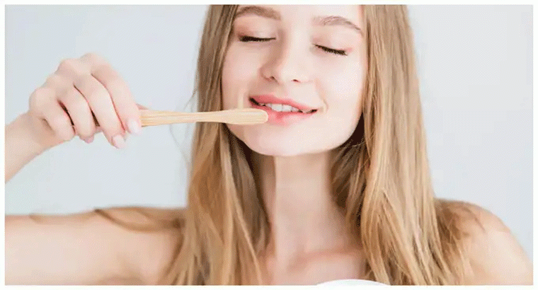 ఖరీదైన టూత్‌పేస్ట్ అవసరం లేదు,,,పచ్చగా మారిన దంతాలను తెల్లగా మార్చొచ్చు, 