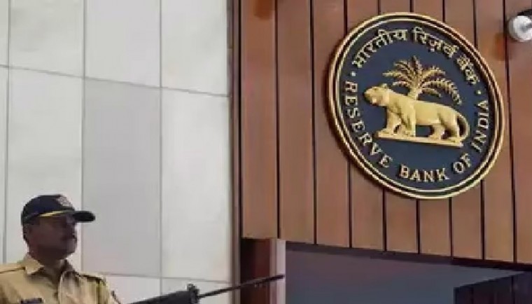 ఆర్భీఐ నిర్ణయంతో..సగటు వినియోగదారుడికి గుదిబండే
