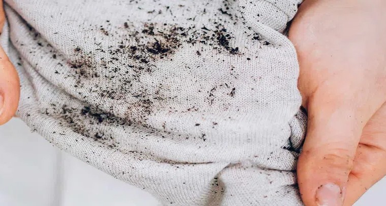 బట్టలపై మరకలను ఇలా ఈజీగా తొలగించండి
