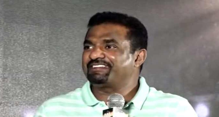 నా జట్టుకి హీరో వెంకటేష్‌ కెప్టెన్‌:  మురళీధరన్