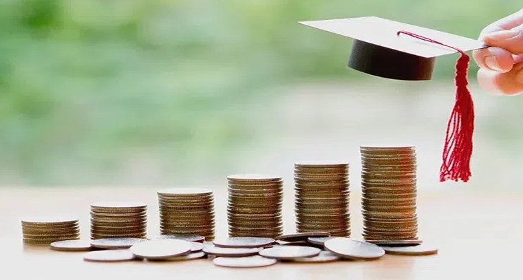 పదేళ్లలో 4 లక్షల మందికి విద్యా రుణం: కేంద్రం
