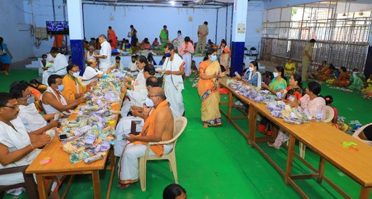 రాజన్న ఆలయంలో హుండీ లెక్కింపు కార్యక్రమం ప్రారంభం
