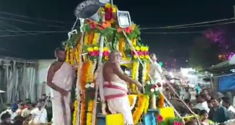 ఘనంగా యాదాద్రి నరసింహుని రథోత్సవం