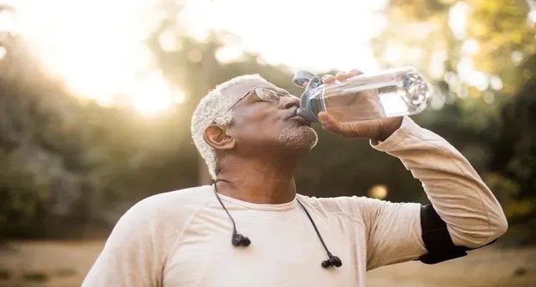 డీ హైడ్రేషన్ నుండి తప్పించుకోండిలా
