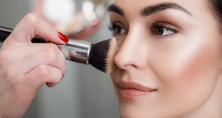 మేకప్ వేసుకుంటే క్యాన్సర్ వస్తుందా?
