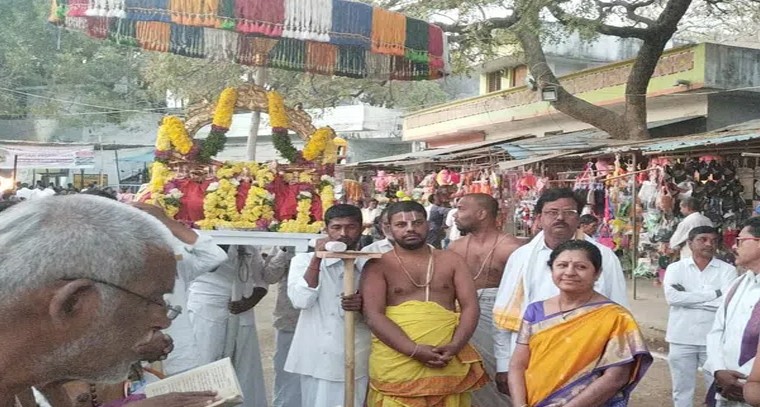 వైభవంగా పాతగుట్ట అధ్యయనోత్సవాలు
