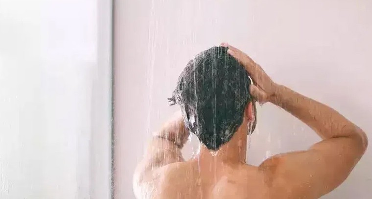 వర్షాకాలంలో స్నానం చేయకుంటే నష్టాలివే
