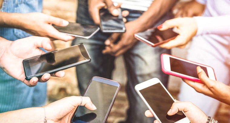 మీ స్మార్ట్‌ఫోన్ బారి నుండి మీ కంటి చూపును రక్షించుకోండిలా?