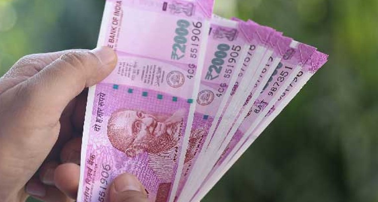 సూపర్ మార్కెట్ సిబ్బందితో భారత క్రికెటర్ గొడవ
