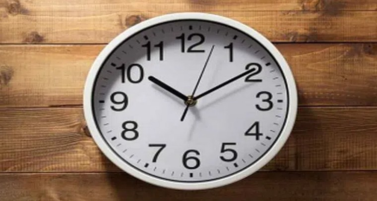 ఇంట్లో గడియారం ఎక్కడ ఉండాలంటే.?
