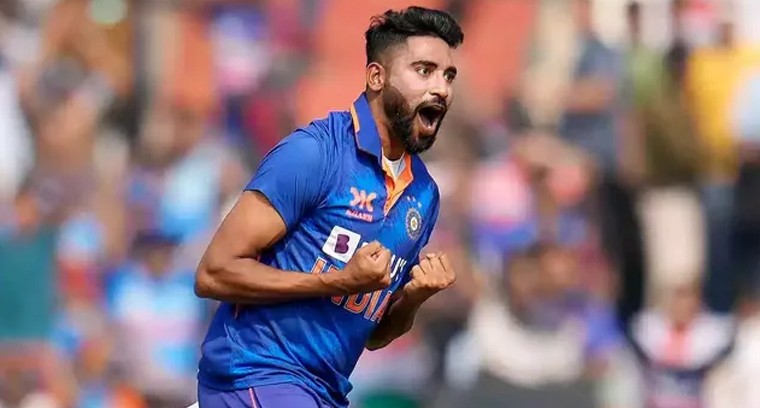 ఐసీసీ వన్డే ర్యాంకింగ్స్‌లో సిరాజ్ అగ్రస్థానం

