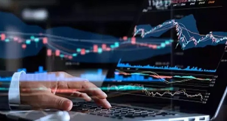 లాభాలతో ట్రేడింగ్ ప్రారంభించిన సూచీలు
