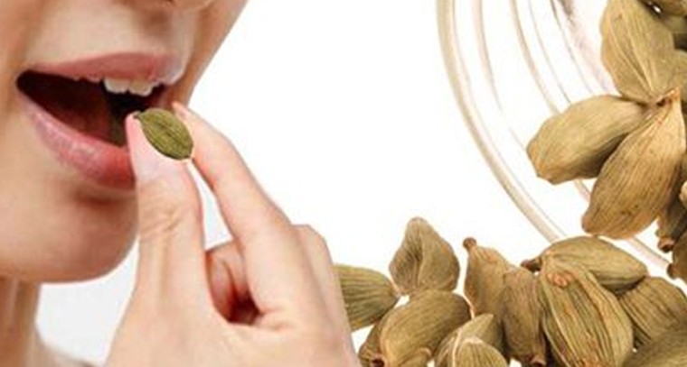 ఈ 3 పనులు చేస్తే నోటి దుర్వాసన ఉండదు
