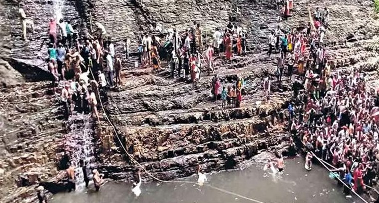 మొదటిరోజు సలేశ్వరం జాతరకు 4 వేలకు పైగా వాహనాలు
