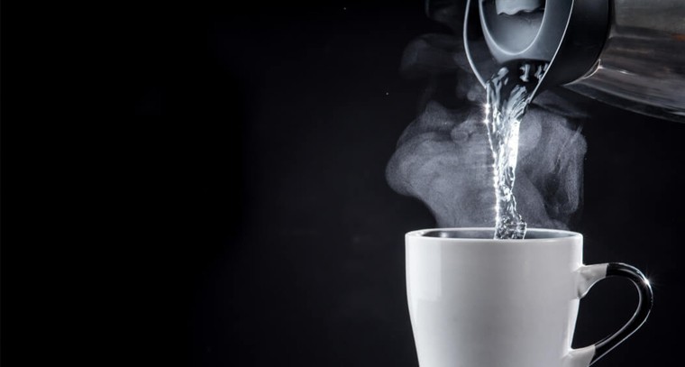 రోజంతా వేడి నీరు తాగుతున్నారా?
