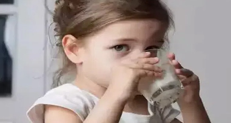 పాలతో ఇవి అస్సలు తినకూడదు.!
