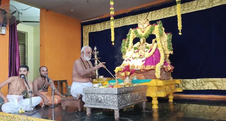 ముత్తంగి అలంకారంలో రామయ్య దర్శనం
