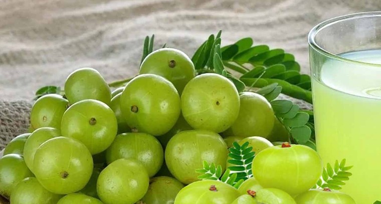 ఉసిరితో చర్మం నిగనిగలాడేలా చేసుకోండిలా
