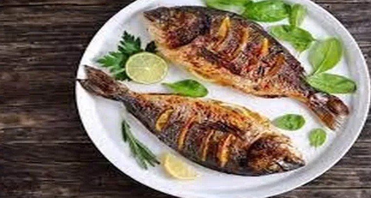 చేపల ఆహారంతో పాటు వీటిని తీసుకోవద్దు..!
