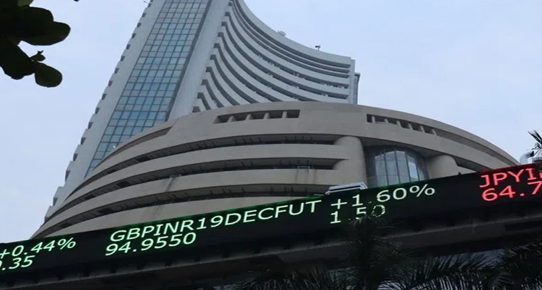 లాభాలతో ప్రారంభమైన స్టాక్ మార్కెట్లు
