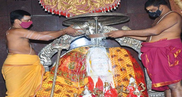 పెద్దమ్మతల్లికి ఘనంగా పంచామృతాభిషేకం
