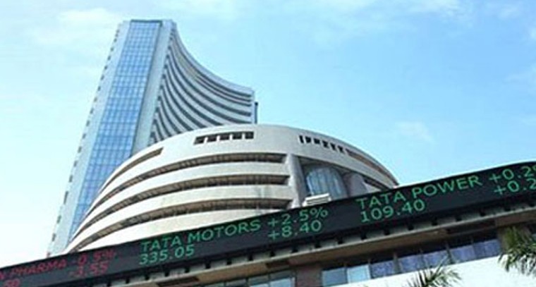 ఆరంభంలోనే కుప్పకూలిన మార్కెట్లు
